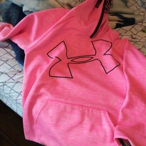 Under armour sweatshirt